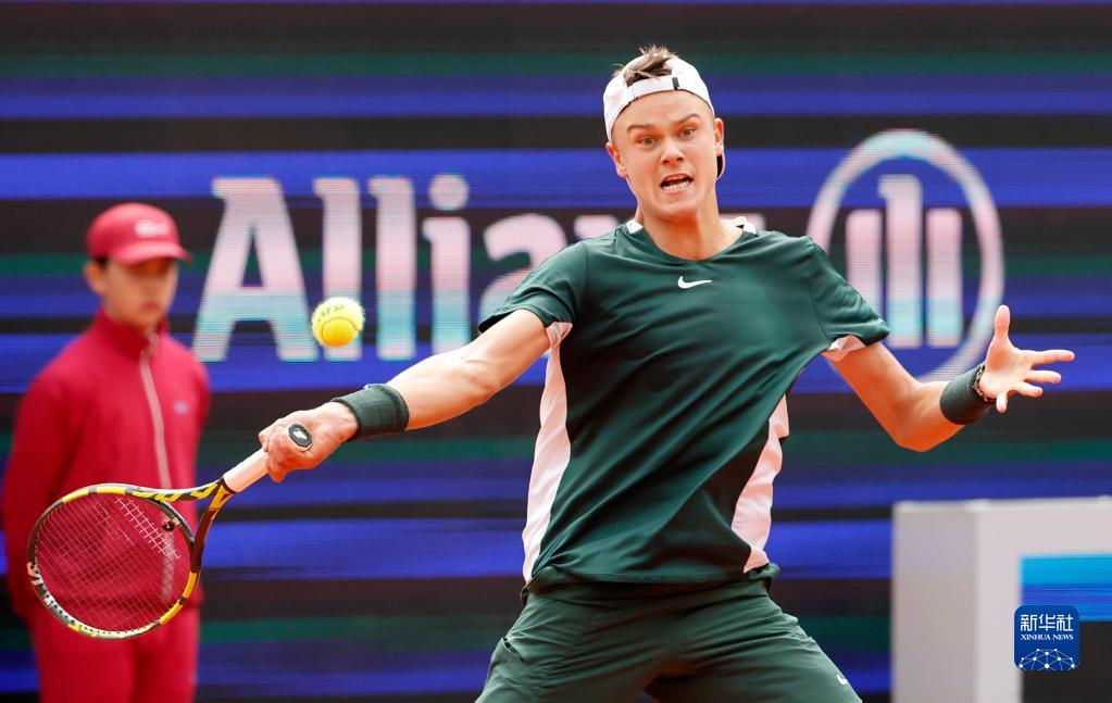 压低半拍 压低半拍